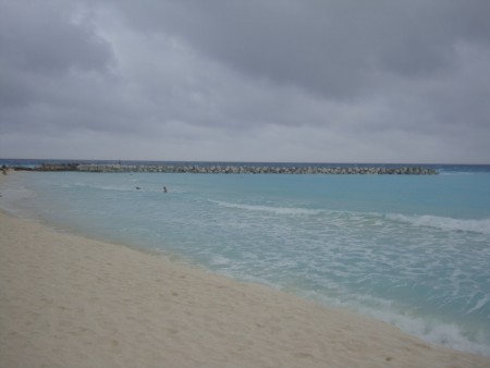 las playas a veces no brillan como creemos, cancún mx.